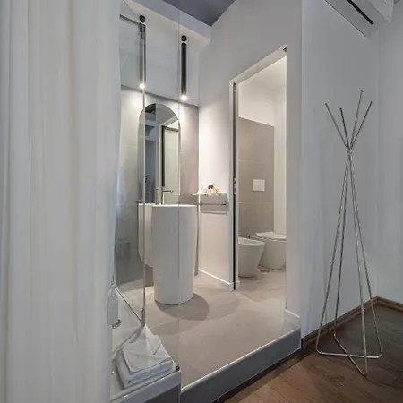 Little Queen Rooms * רומא
