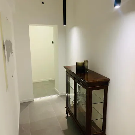 לינה וארוחת בוקר Little Queen Rooms
