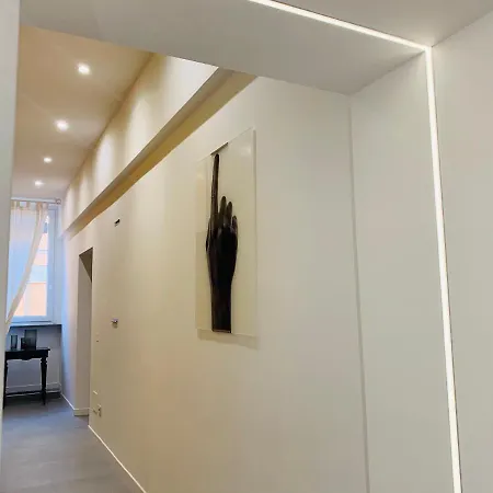 לינה וארוחת בוקר Little Queen Rooms