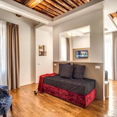 Little Queen Rooms Rome