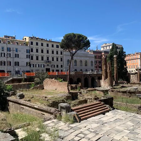 Little Queen Rooms Rome