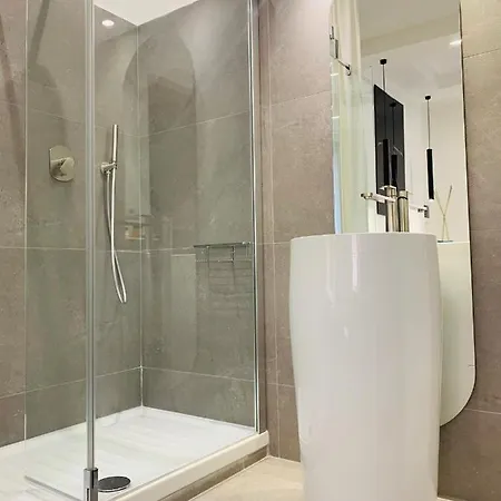 Little Queen Rooms Bed & Breakfast Rome