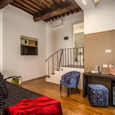 Little Queen Rooms * Rome