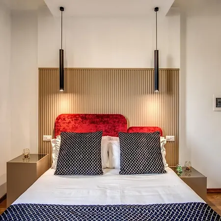 Little Queen Rooms Rome