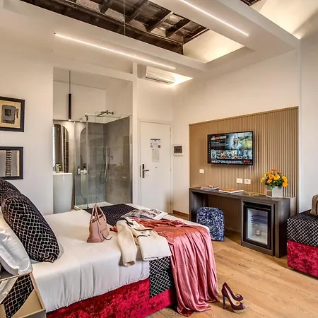 Little Queen Rooms Rome